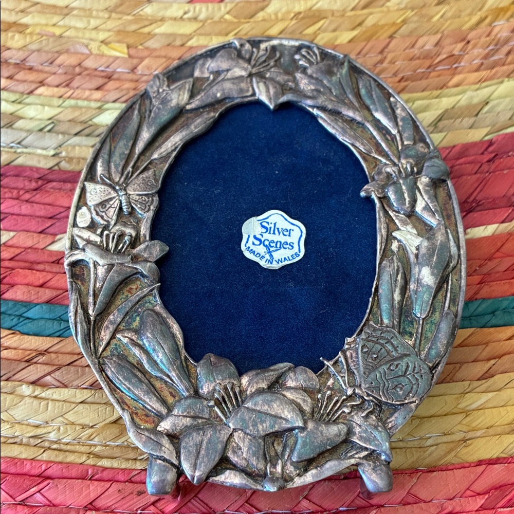 Ornate Art Nouveau-style Metal Floral Picture Frame with Poem